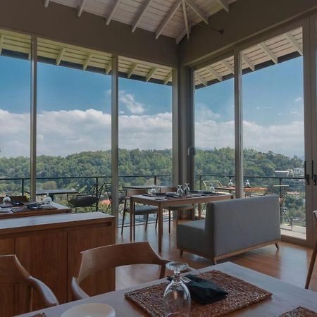 Hotel Rivora Heights à Kandy Extérieur photo