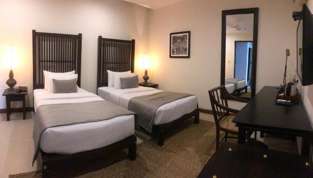 Hotel Rivora Heights à Kandy Extérieur photo